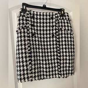High Waisted Black and White skirt